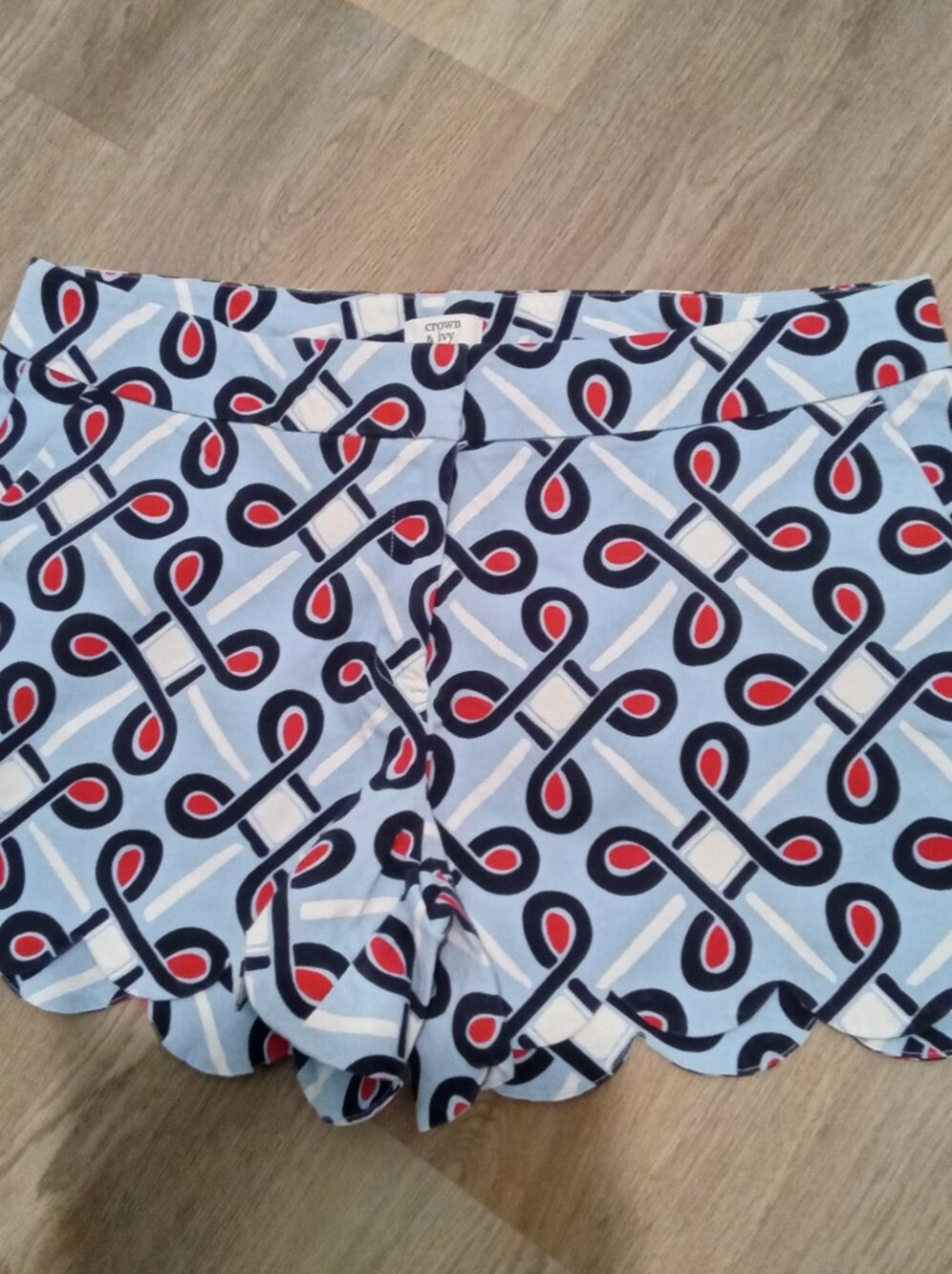 Crown & Ivy Plus Size 14 Scalloped Hem Patterned Shorts - Light Blue, Navy, Red